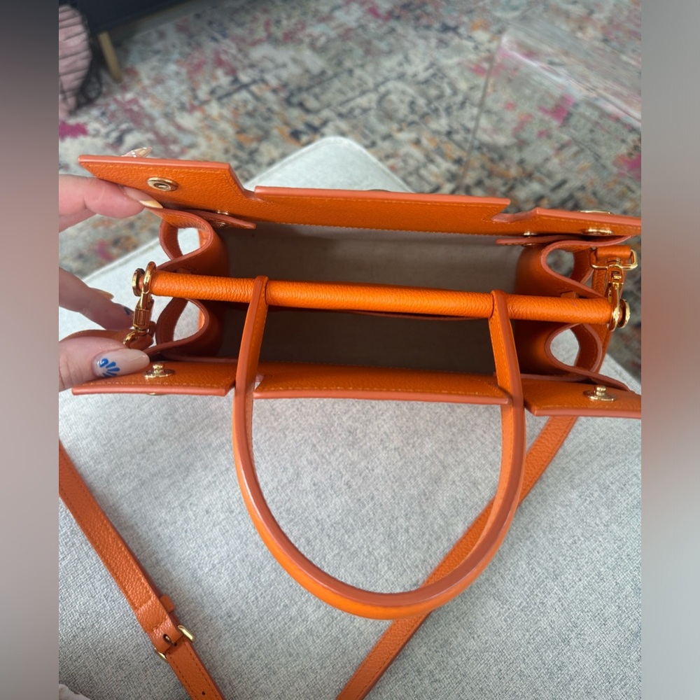 Authentic Burberry Baby Title Bag in Orange - Picture 2 of 5
